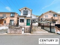 滋賀県草津市を中心とした不動産売買のセンチュリー21 パークホーム｜スタッフのオススメ物件や、オープンハウス・現地説明会など最新情報をお届け 駐車2台可！2026年2月 内外装フルリノベーション！全居室6帖以上＆2面採光！南西向き！2面バルコニー！