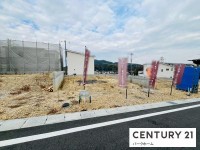 滋賀県草津市を中心とした不動産売買のセンチュリー21 パークホーム｜スタッフのオススメ物件や、オープンハウス・現地説明会など最新情報をお届け 建築条件無！新規大型分譲地内！プランニングしやすい整形地！南向きにつき日当たり良好です！
お好きなハウスメーカー・工務店で建築できます
