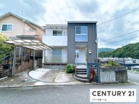 駐車2台可！2階リビングの窓からびわ湖花火大会鑑賞可！角地！
日当たり・眺望良好！アイランドキッチン！広々ＬＤＫ約20帖