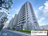 滋賀県草津市を中心とした不動産売買のセンチュリー21 パークホーム｜スタッフのオススメ物件や、オープンハウス・現地説明会など最新情報をお届け JR草津駅歩3分・2階エントランスから直結！南東向き住戸！
