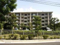 滋賀県草津市を中心とした不動産売買のセンチュリー21 パークホーム｜スタッフのオススメ物件や、オープンハウス・現地説明会など最新情報をお届け JR守山駅歩4分！2面バルコニー！
南東向き！敷地内駐車場空有！2017年11月改装履歴有！
