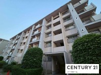 滋賀県草津市を中心とした不動産売買のセンチュリー21 パークホーム｜スタッフのオススメ物件や、オープンハウス・現地説明会など最新情報をお届け JR守山駅歩4分！2面バルコニー！
南東向き！敷地内駐車場空有！2017年11月改装履歴有！
