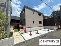 滋賀県草津市を中心とした不動産売買のセンチュリー21 パークホーム｜スタッフのオススメ物件や、オープンハウス・現地説明会など最新情報をお届け 築後未入居！駐車2台可！エクステリア工事＆アクセントクロス追加施工済み！耐震＋制震の家！