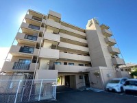 滋賀県草津市を中心とした不動産売買のセンチュリー21 パークホーム｜スタッフのオススメ物件や、オープンハウス・現地説明会など最新情報をお届け 南向きバルコニー！カウンターキッチン！全居室収納！2ＬＤＫ＋フリールーム！閑静な住宅地！