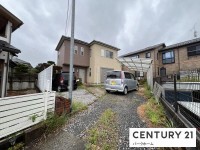 滋賀県草津市を中心とした不動産売買のセンチュリー21 パークホーム｜スタッフのオススメ物件や、オープンハウス・現地説明会など最新情報をお届け 駐車複数台可！オール電化！土地72.83坪！太陽光発電システム！リビング吹き抜け！
