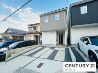 滋賀県草津市を中心とした不動産売買のセンチュリー21 パークホーム｜スタッフのオススメ物件や、オープンハウス・現地説明会など最新情報をお届け 駐車2台可！京阪粟津駅歩15分！省エネ基準適合住宅！南向きバルコニー！
広々とした間取りで快適な暮らしを！充実の設備と施設が揃っています
