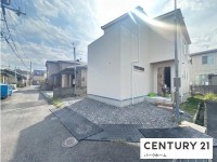 滋賀県草津市を中心とした不動産売買のセンチュリー21 パークホーム｜スタッフのオススメ物件や、オープンハウス・現地説明会など最新情報をお届け 駐車3台可！オール電化！3LDK＋WIC！LDK約18帖！角地！整形地！