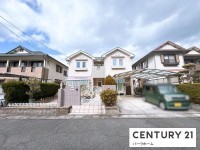 滋賀県草津市を中心とした不動産売買のセンチュリー21 パークホーム｜スタッフのオススメ物件や、オープンハウス・現地説明会など最新情報をお届け 並列駐車2台可！グリーンヒル団地内！敷地64.91坪！南向きのお庭！リフォーム歴有！