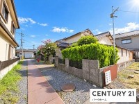 滋賀県草津市を中心とした不動産売買のセンチュリー21 パークホーム｜スタッフのオススメ物件や、オープンハウス・現地説明会など最新情報をお届け 建築条件無！お好きな建築会社で建築できます！
平屋を検討出来る大きな土地約85.11坪！
家庭菜園やBBQと広い土地ならではの楽しみかた！