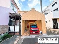 滋賀県草津市を中心とした不動産売買のセンチュリー21 パークホーム｜スタッフのオススメ物件や、オープンハウス・現地説明会など最新情報をお届け 駐車2台可！JR瀬田駅徒歩14分！オール電化！3LDK＋納戸！角地！
浴室乾燥機あり！シャッター雨戸付！