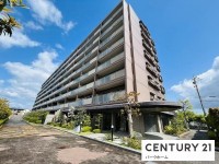 滋賀県草津市を中心とした不動産売買のセンチュリー21 パークホーム｜スタッフのオススメ物件や、オープンハウス・現地説明会など最新情報をお届け 2026年11月リノベーション！駐車場1台空き有！8階建ての2階部分！3LDK！全居室収納！