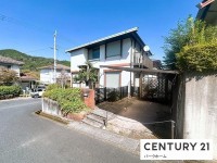 滋賀県草津市を中心とした不動産売買のセンチュリー21 パークホーム｜スタッフのオススメ物件や、オープンハウス・現地説明会など最新情報をお届け 敷地50.56坪・角地！駐車場付き！4LDK！各階にトイレ有！南向きバルコニー！