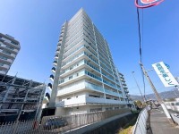 滋賀県草津市を中心とした不動産売買のセンチュリー21 パークホーム｜スタッフのオススメ物件や、オープンハウス・現地説明会など最新情報をお届け 築浅マンション！2023年築！京阪石坂線「三井寺」駅徒歩3分！琵琶湖を望める住環境！
びわ湖花火大会も鑑賞可！リビングに床暖房