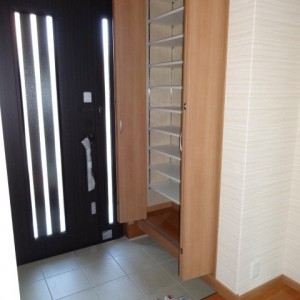 玄関収納可動棚付き